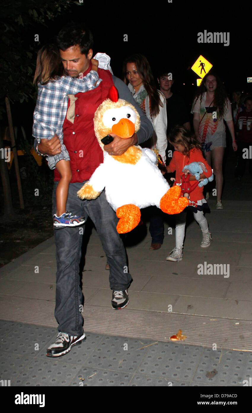 Burke husband david charvet children Fotos und Bildmaterial in hoher