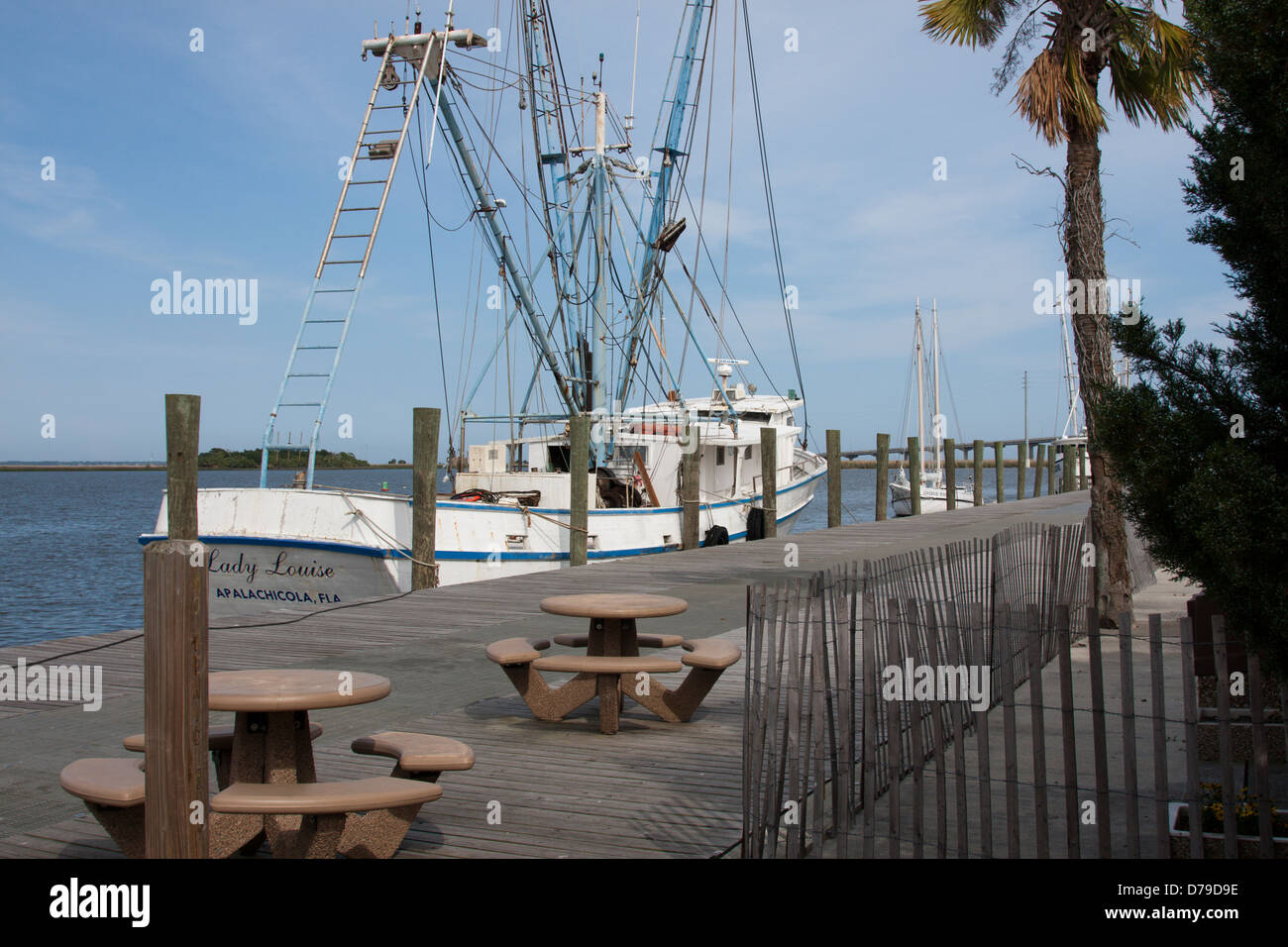 Garnelen-Boot angedockt an der Waterfront Park, Apalachicola, Florida, USA Stockfoto