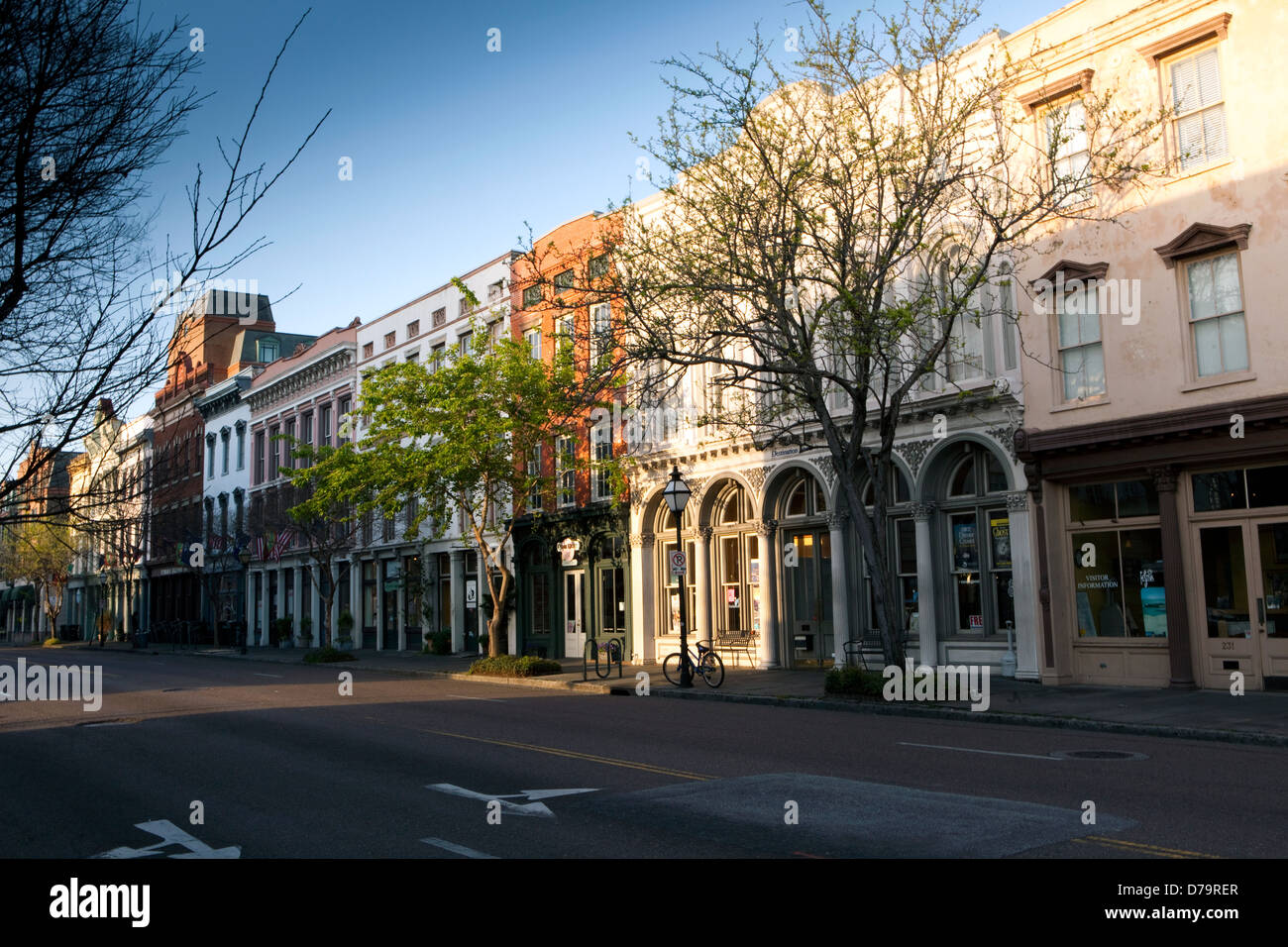 Eine Ansicht der Meeting Street in Charleston, South Carolina Stockfoto