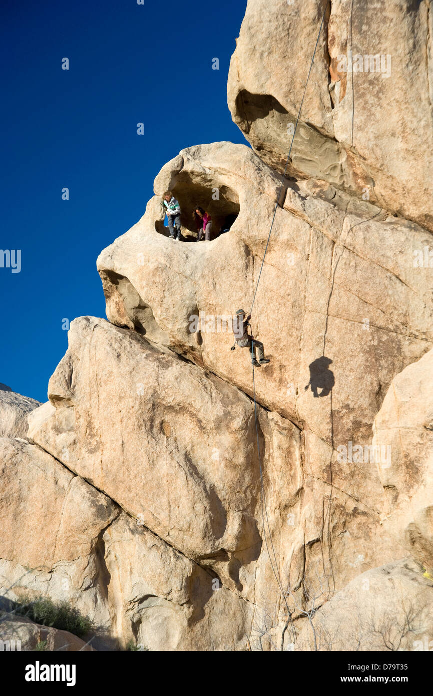 Kletterer im Joshua Tree National Monument in Kalifornien Stockfoto