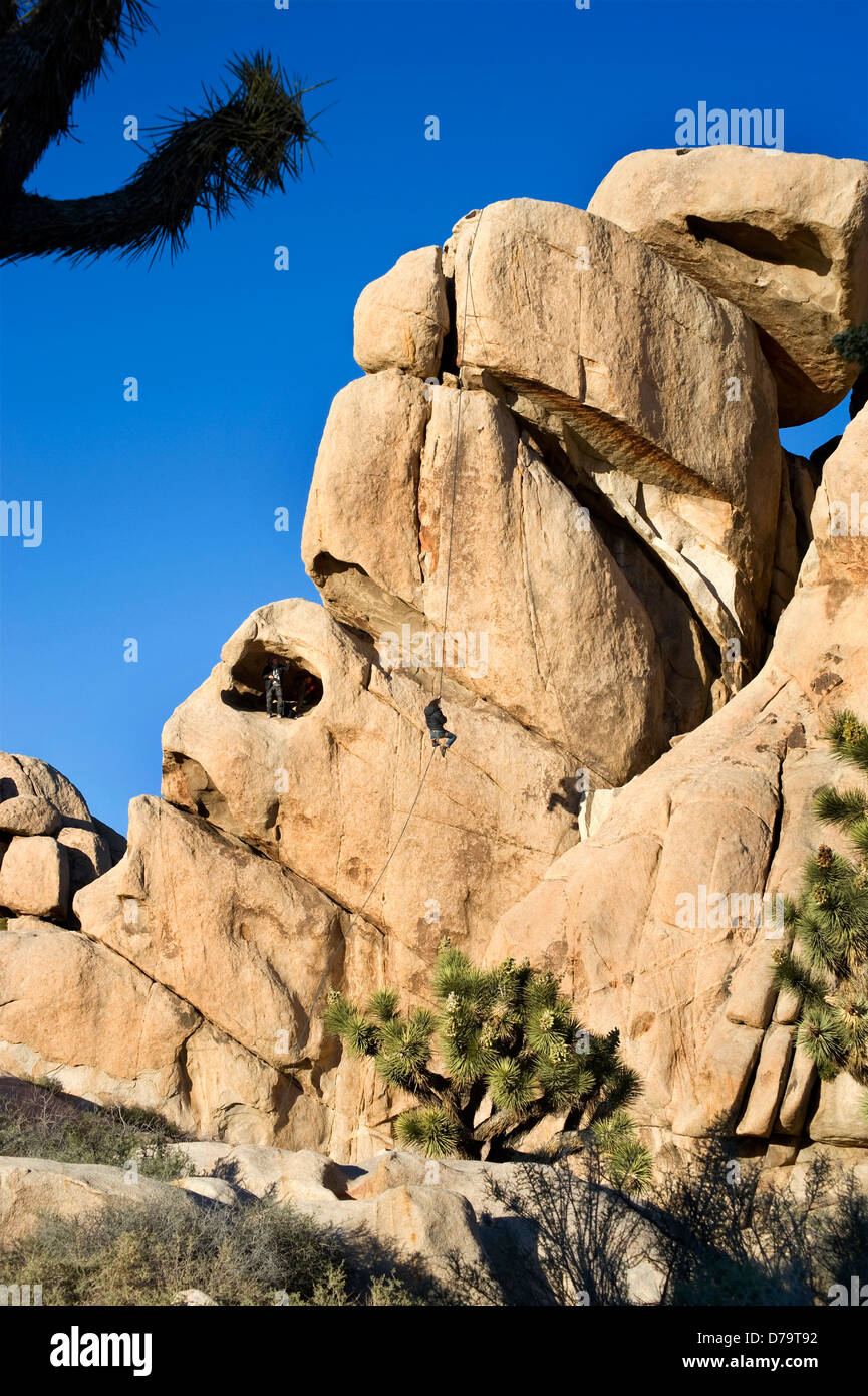 Kletterer im Joshua Tree National Monument in Kalifornien Stockfoto