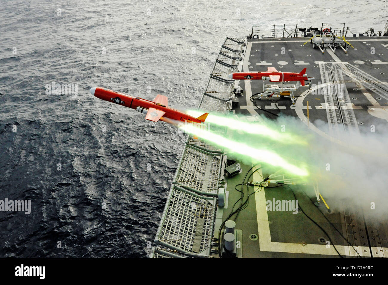 Luftbild-Drohne gestartet geführte Raketen Fregatte USS Thach Stockfoto