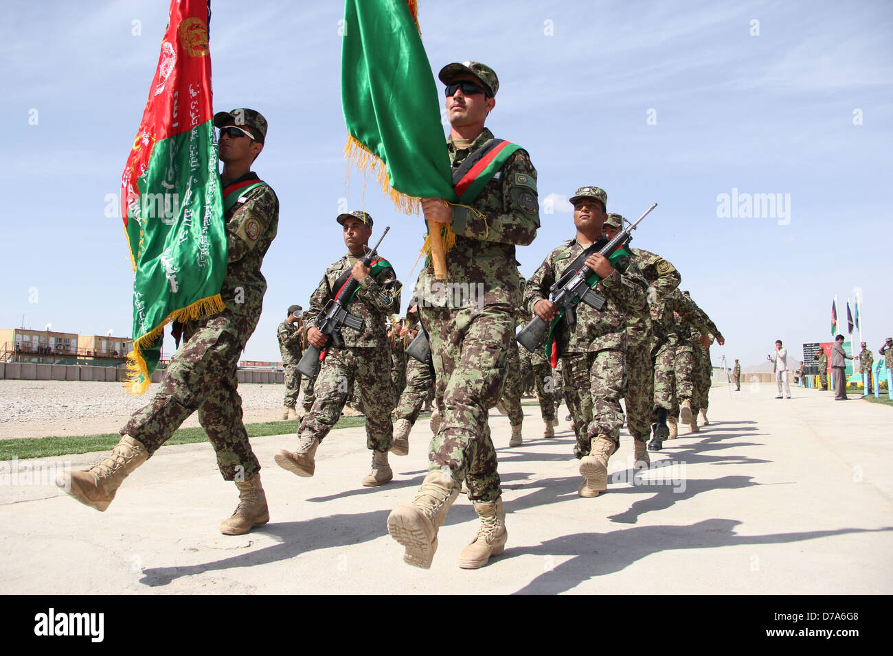 Mehr als 1.000 Soldaten der ANA (Afghan national Army) Absolvent der Ausbildung für sechs Monate in der Provinz Herat. Stockfoto