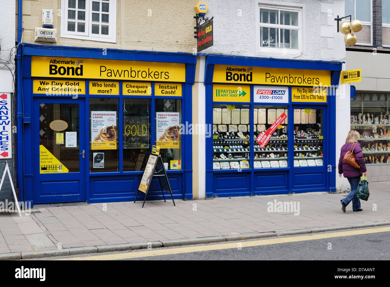 Pfandleiher-Shop in Frodsham Street, Chester, England, Stockfoto