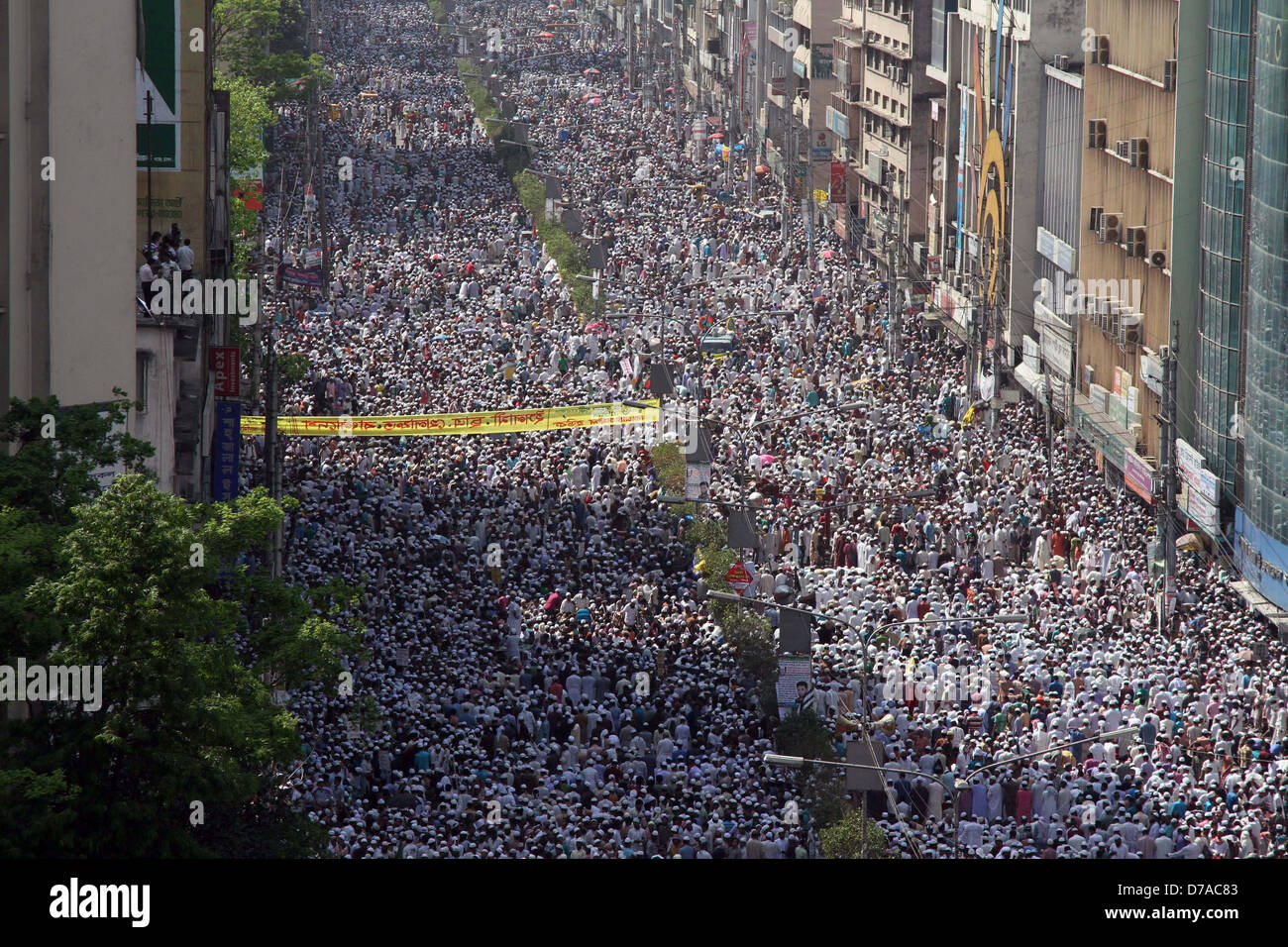 Bangladeshi Hefajat-e-Islam Aktivisten an einer Kundgebung in Dhaka am 6. April 2013. Stockfoto