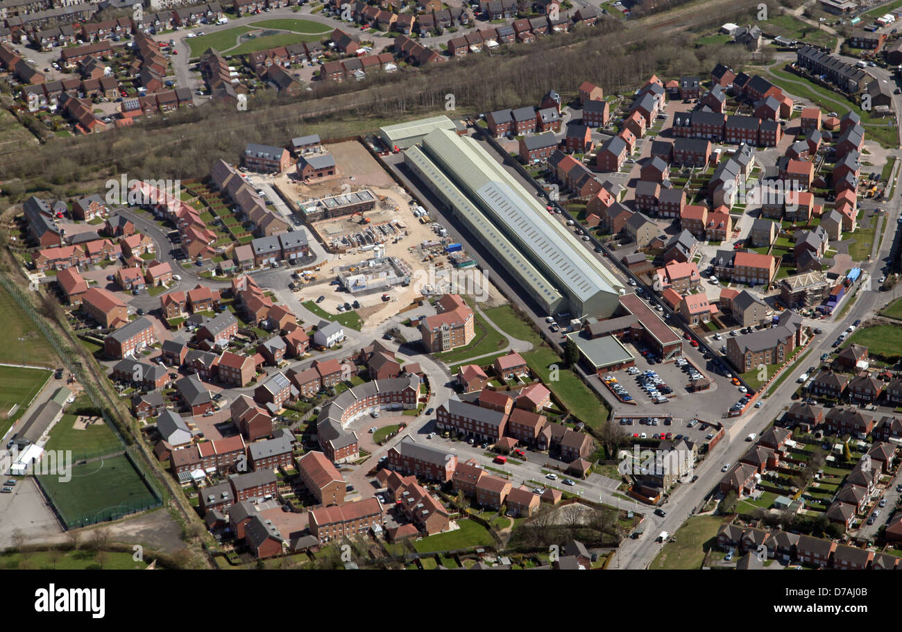 Luftaufnahme von einer Fabrik mitten in neues Gehäuse, in der Nähe von Sheffield Stockfoto