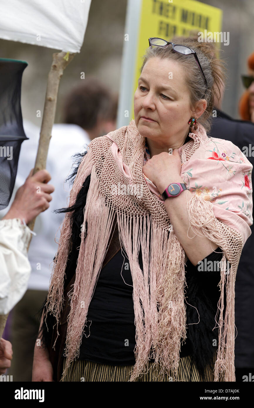 London, UK. 26. April 2013. März der Imker Mitglieder protestieren gegen Paterson für den Einsatz von Pestiziden. Stockfoto