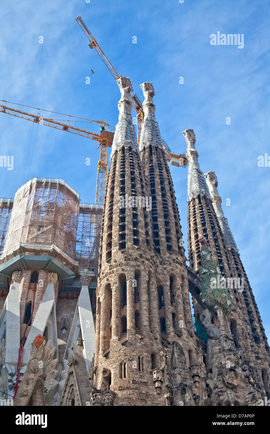 Gaudis Templo De La Sagrada Familia oder die Kirche der Heiligen Familie noch im Bau in Barcelona, Spanien Stockfoto