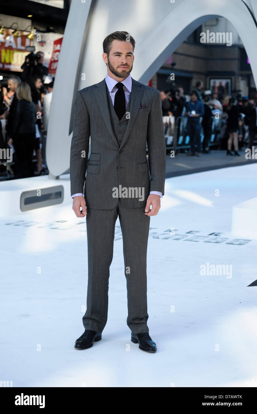 Chris Pine besucht die internationale Premiere von Star Trek Into Darkness am 05.02.2013 in The Empire Leicester Square, London. Personen im Bild: Chris Pine, Captain Kirk. Bild von Julie Edwards Stockfoto