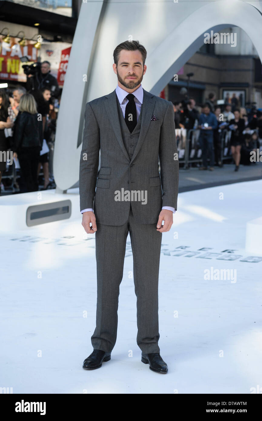 Chris Pine besucht die internationale Premiere von Star Trek Into Darkness am 05.02.2013 in The Empire Leicester Square, London. Personen im Bild: Chris Pine, Captain Kirk. Bild von Julie Edwards Stockfoto