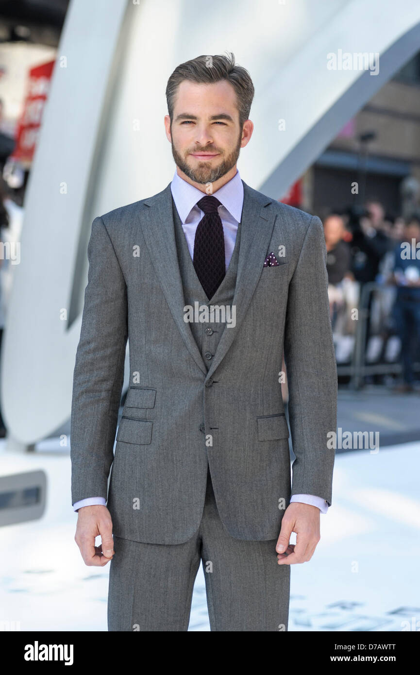 Chris Pine besucht die internationale Premiere von Star Trek Into Darkness am 05.02.2013 in The Empire Leicester Square, London. Personen im Bild: Chris Pine, Captain Kirk. Bild von Julie Edwards Stockfoto