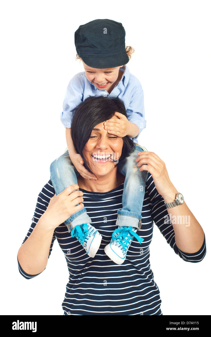 Mutter und Sohn Spaß im Huckepack Fahrt isoliert auf weißem Hintergrund Stockfoto