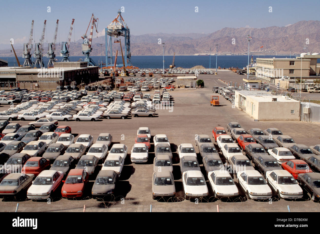 Autos am Hafen Stockfoto