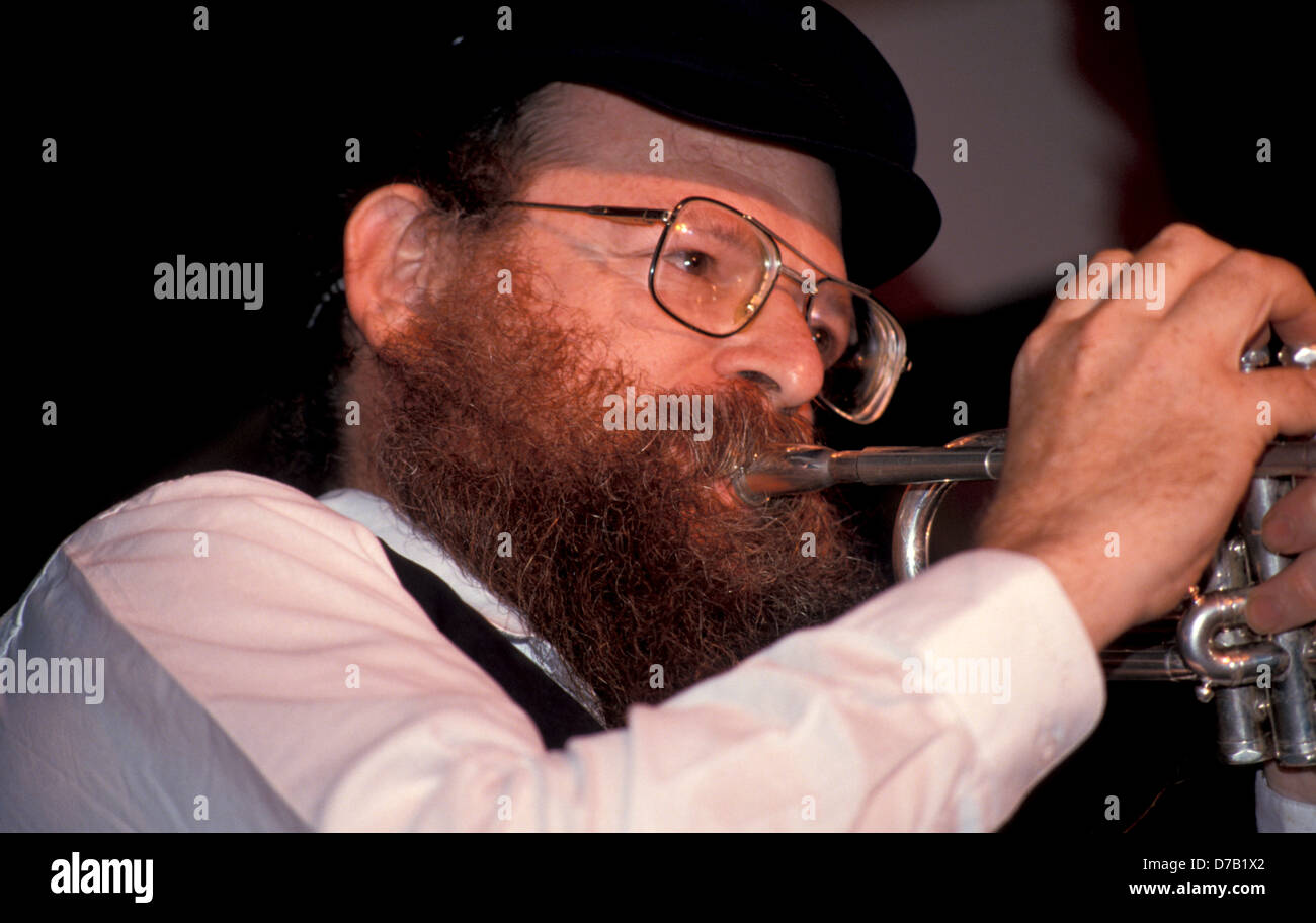Musiker spielt die Trompete an die Kleizmer jüdische Volksmusikfestival Stockfoto