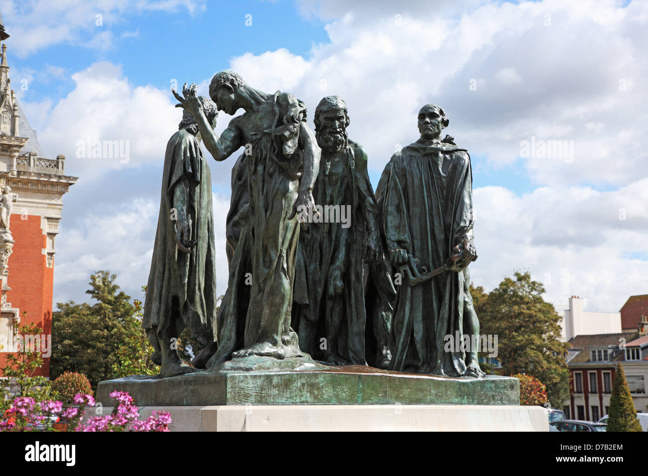 Frankreich, Nord-Pas-de-Calais, Calais, "die Bürger von Calais" bronze Statue von Auguste Rodin vor dem Rathaus Stockfoto
