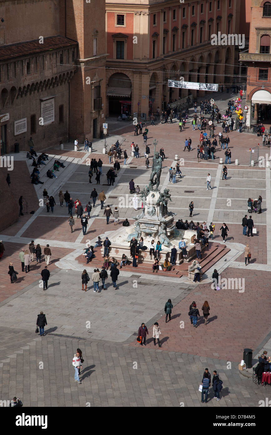 Palazzo del Podestà und die Piazza Maggiore mit dem Neptunbrunnen - Fontana del Nettuno, Bologna; Italien Stockfoto