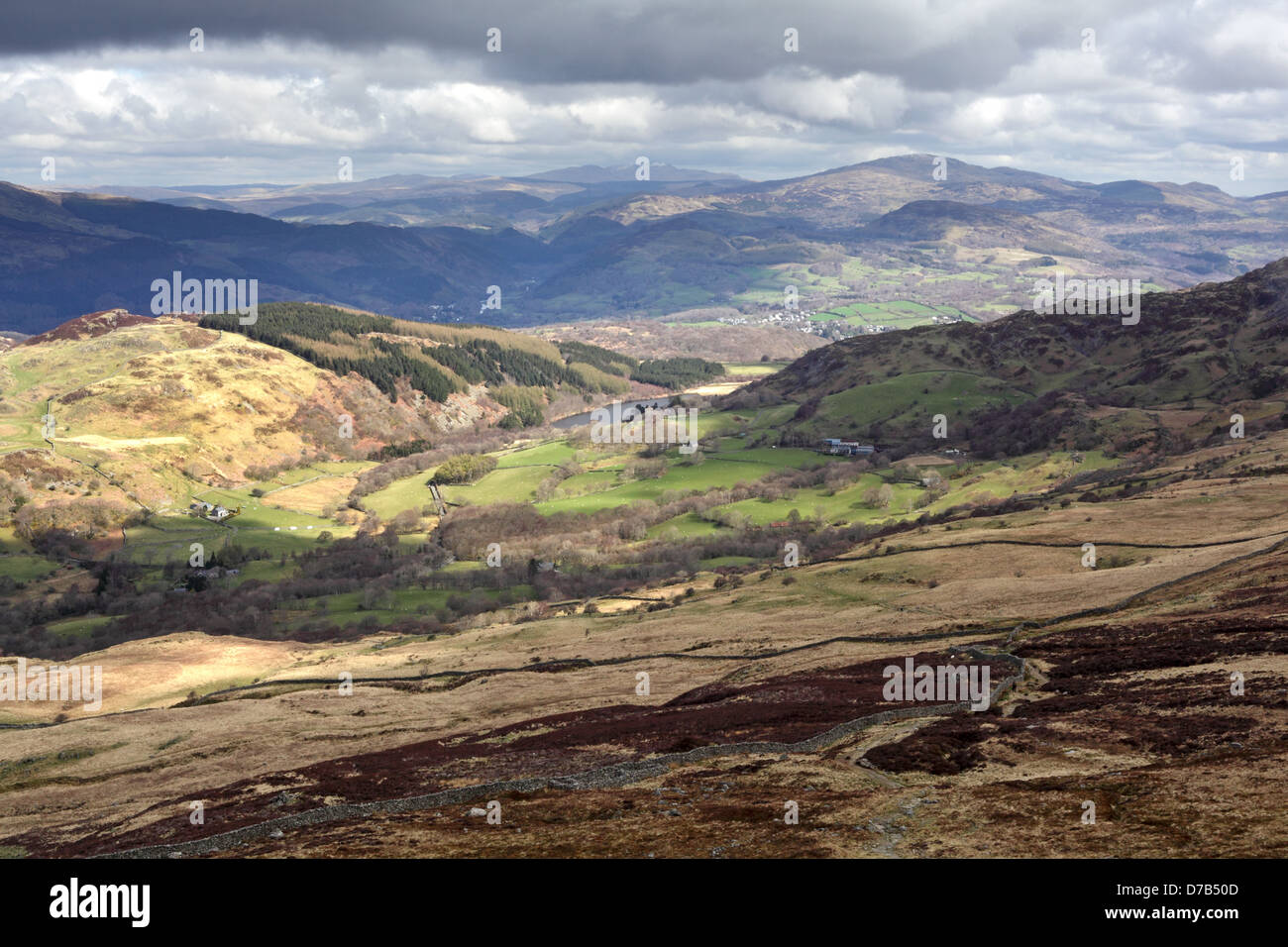 Ansicht Nord Form der Pony-Pfad auf dem walisischen Berg Cadair Idris in Snowdonia-Nationalpark, Gwynedd, Wales, April 2013 Stockfoto