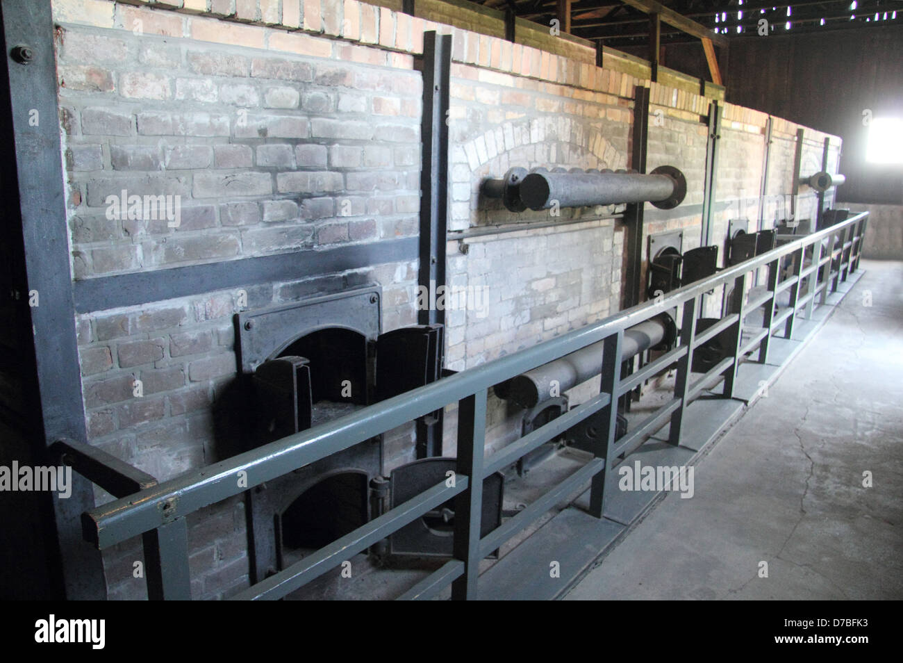 Fluchttüren für Opfer Asche aus dem Ofen im Krematorium von Majdanek Todeslager in Polen Stockfoto