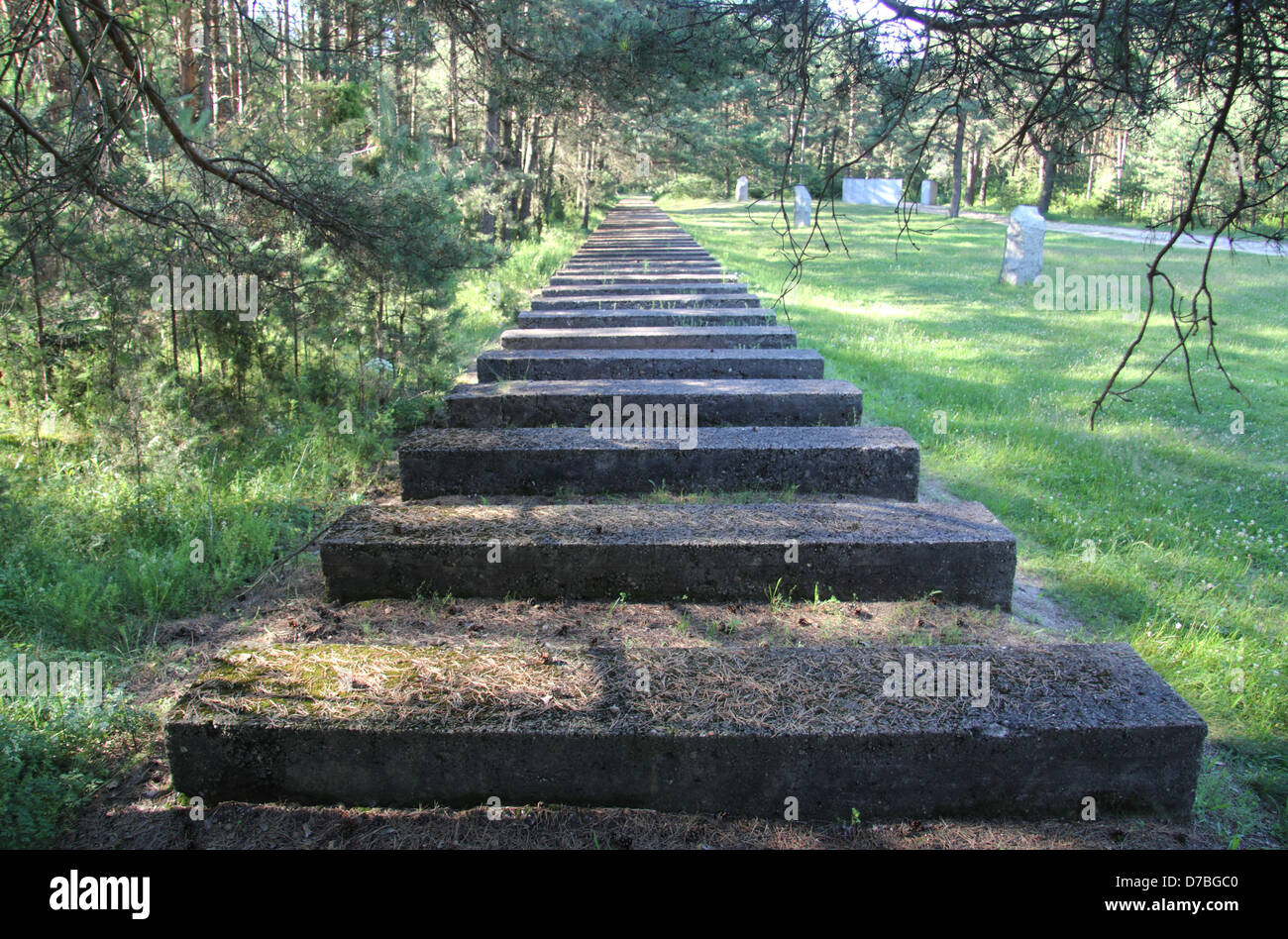 Denkmal der Eisenbahnschienen, die der Holocaust-Opfer ins Vernichtungslager Treblinka in Polen geführt Stockfoto