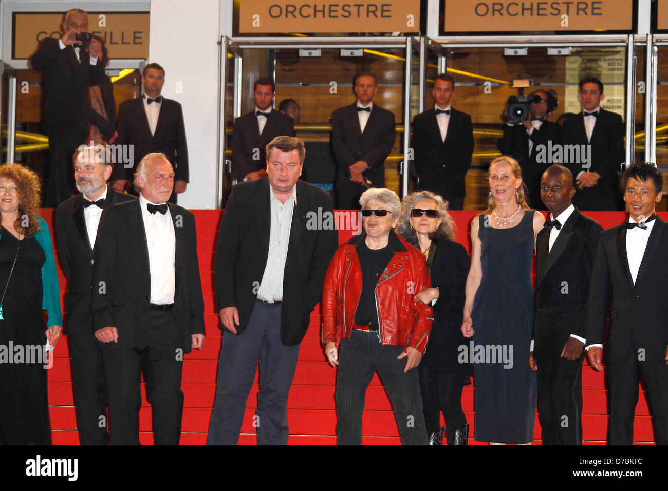 Jean Pierre Darroussin, Jean Pierre Leaud, Aki Kaurismaki, Evelyne Didi, Kati Outinen, Quoc Dung Nguyen 2011 Cannes Stockfoto