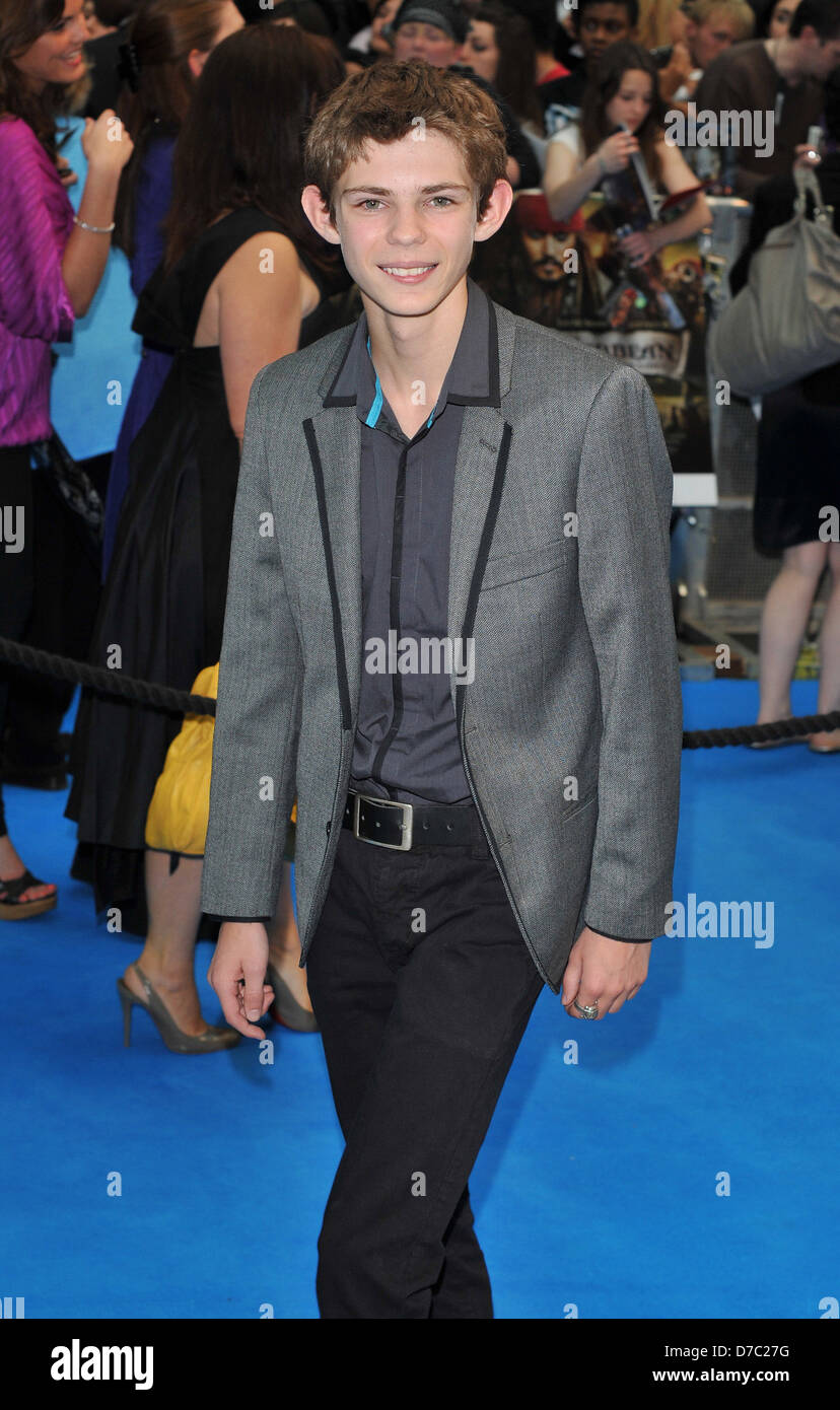 Robbie Kay Arrivals Pirates Caribbean Stockfotos Und Bilder Kaufen Alamy