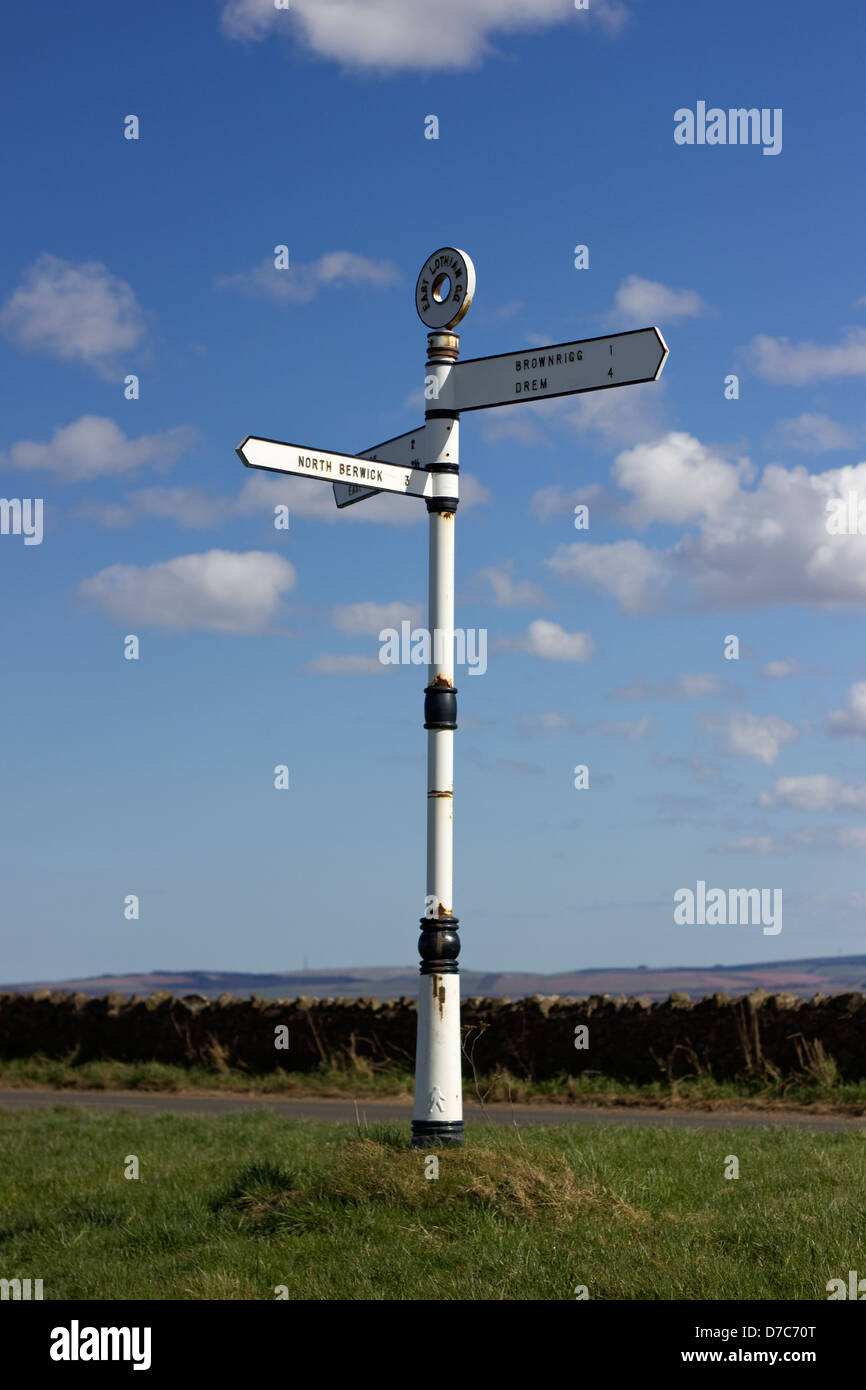 Alten Verkehrszeichen in East Lothian, Scotalnd Stockfoto