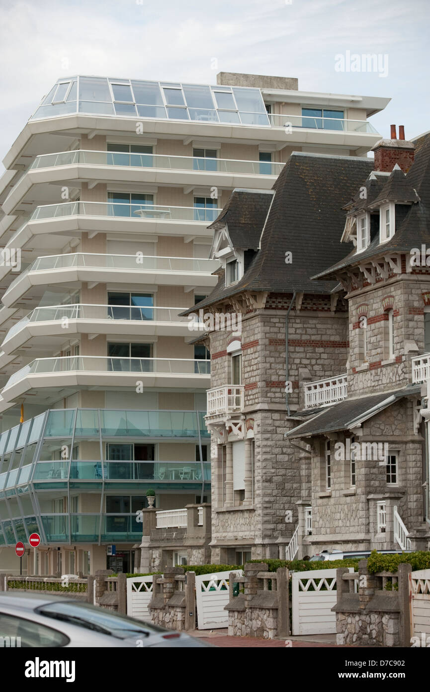 Alte und neue Häuser Le Touquet Frankreich Europa EU Stockfoto