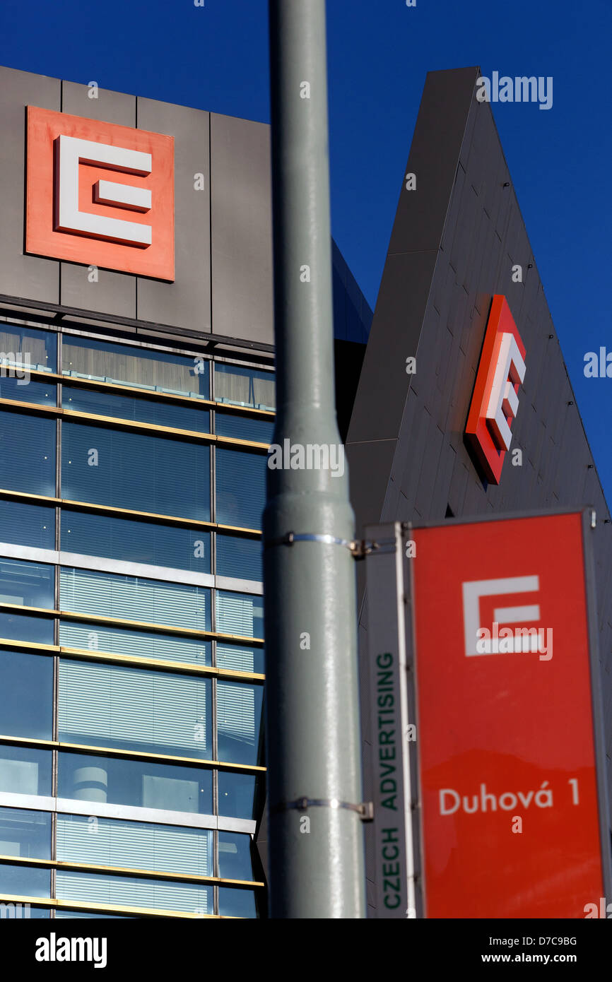 Firmenzentrale CEZ, tschechischer Energieverteiler, Schild am Gebäude, Duhová Straße, Prag Tschechische Republik Stockfoto