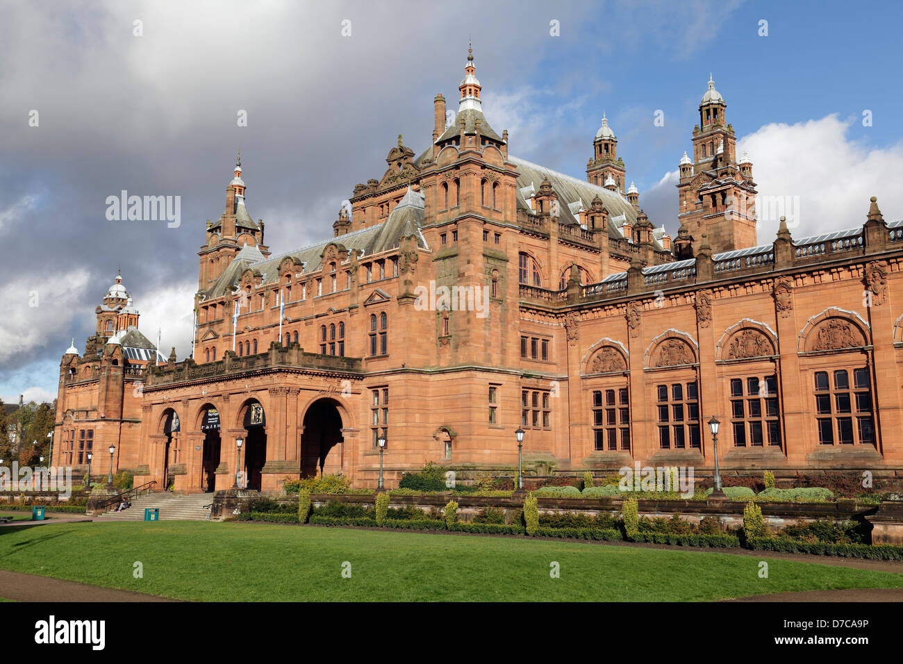 Die südliche Fassade des Kelvingrove Art Gallery and Museum im West End von Glasgow, Scotland, UK Stockfoto