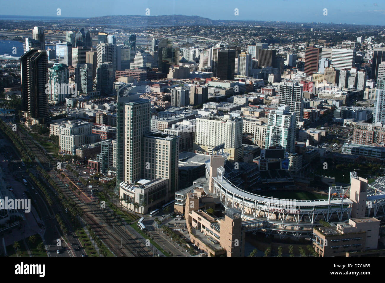 Corporate Helicopters mit Sitz in San Diego bietet Hubschrauberdienste für eine Vielzahl von kommerziellen, industriellen und privaten Anwendungen, einschließlich Touren, Transport, und Luftaufnahmen. Stockfoto