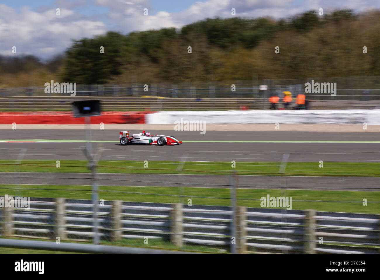 F4 (Formel 4) Auto in Silverstone im Vereinigten Königreich Apr 2013 Stockfoto