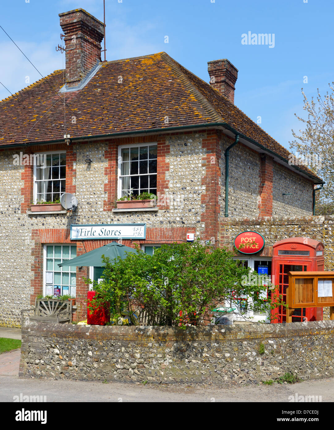Der Dorfladen und Post, Firle, East Sussex, UK Stockfoto
