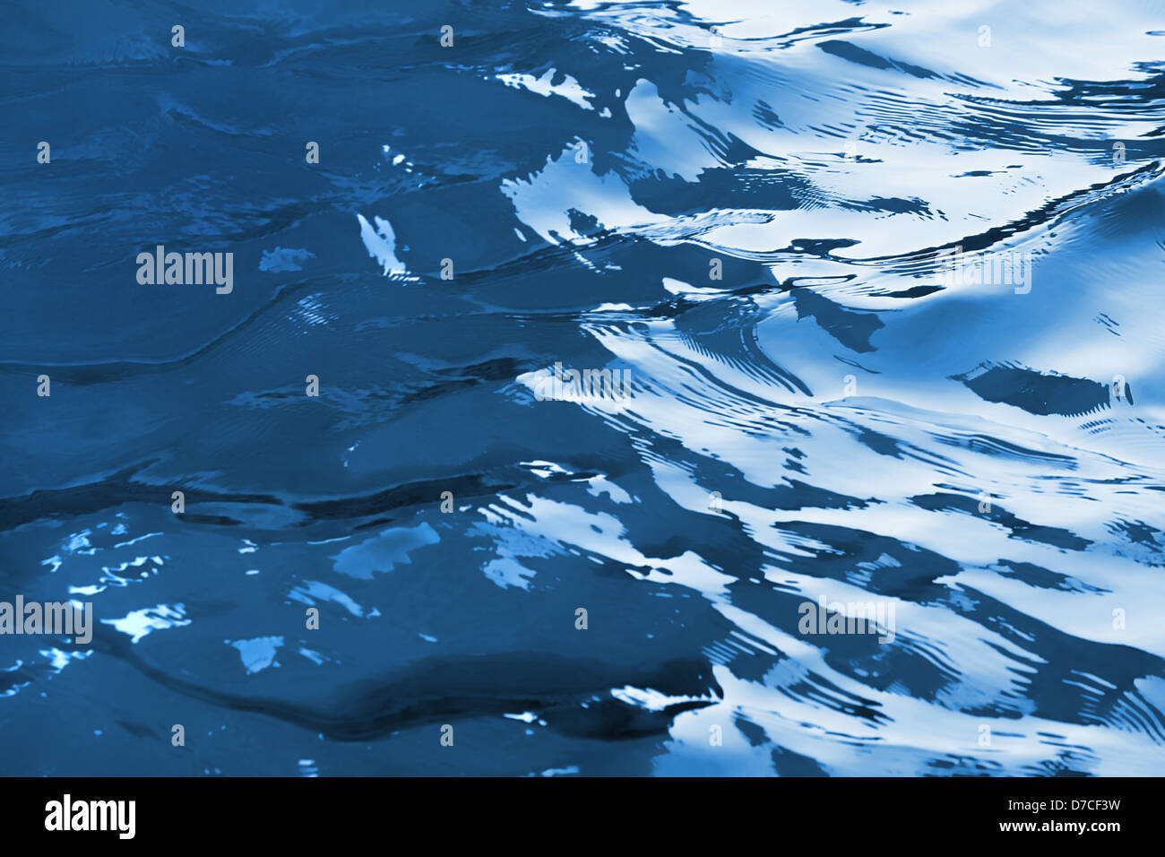 Blaues Meer-Wasser-Hintergrund Stockfoto