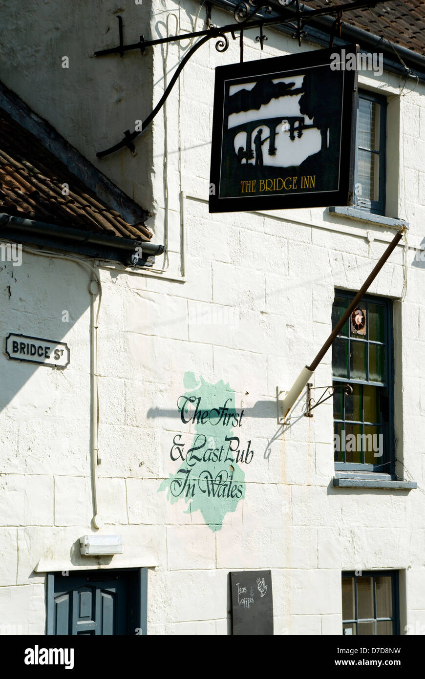 Das Bridge Inn, erste und letzte Kneipe in Brücke Straße, Chepstow, Monmouthshire, Süd-Wales, Wales, Großbritannien. Stockfoto