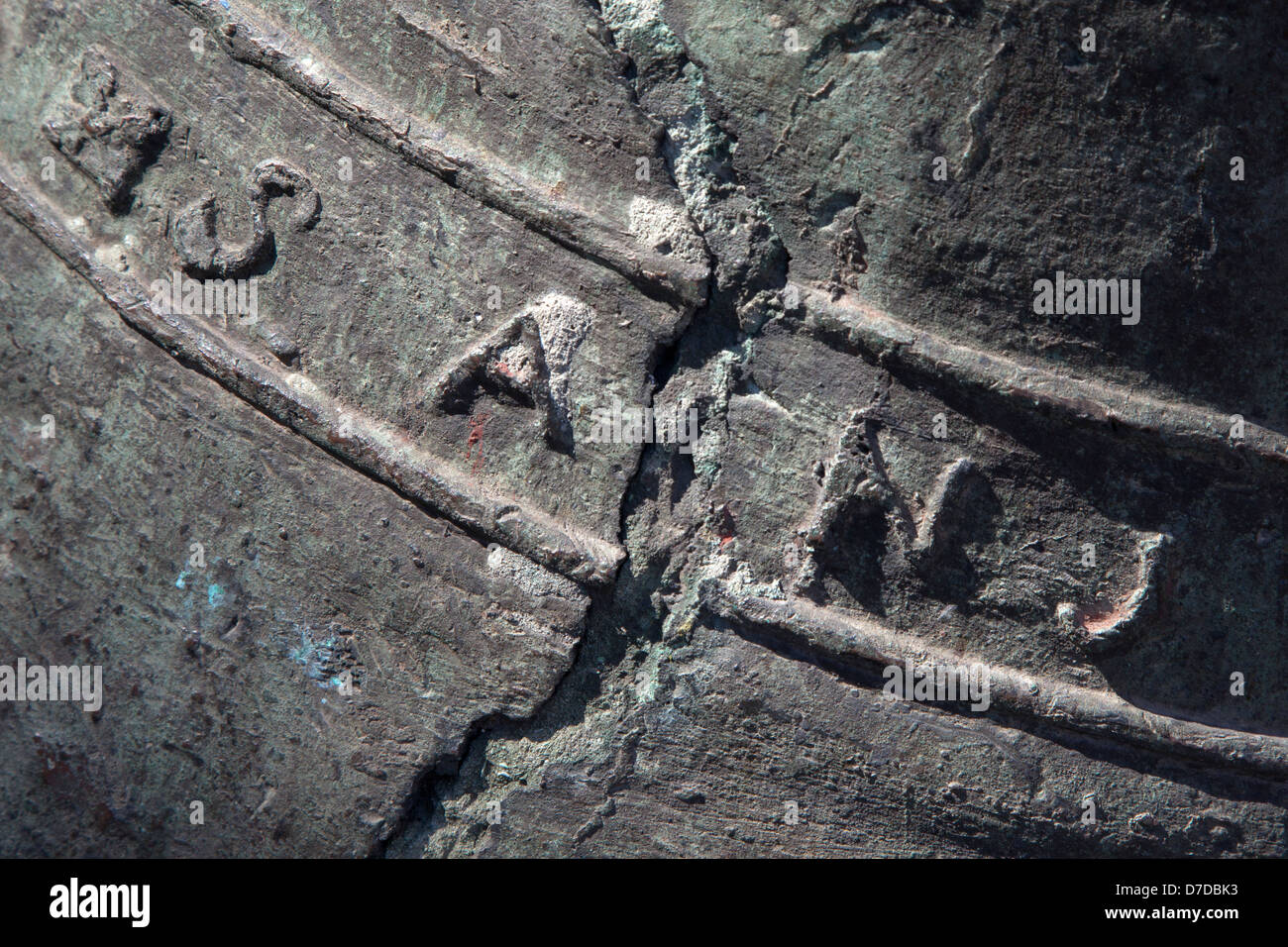 Alte Glocke vor Palacio de Los Capitanes Generales, Plaza de Armas, Havanna-Kuba Stockfoto