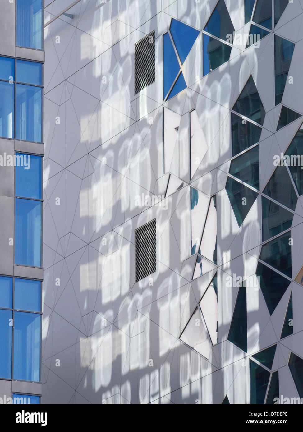 Der Barcode neuen Geschäftsviertel in Mittelnorwegen Oslo, Fassade des Gebäudes durch die Snøhetta Architekten Auflicht Stockfoto