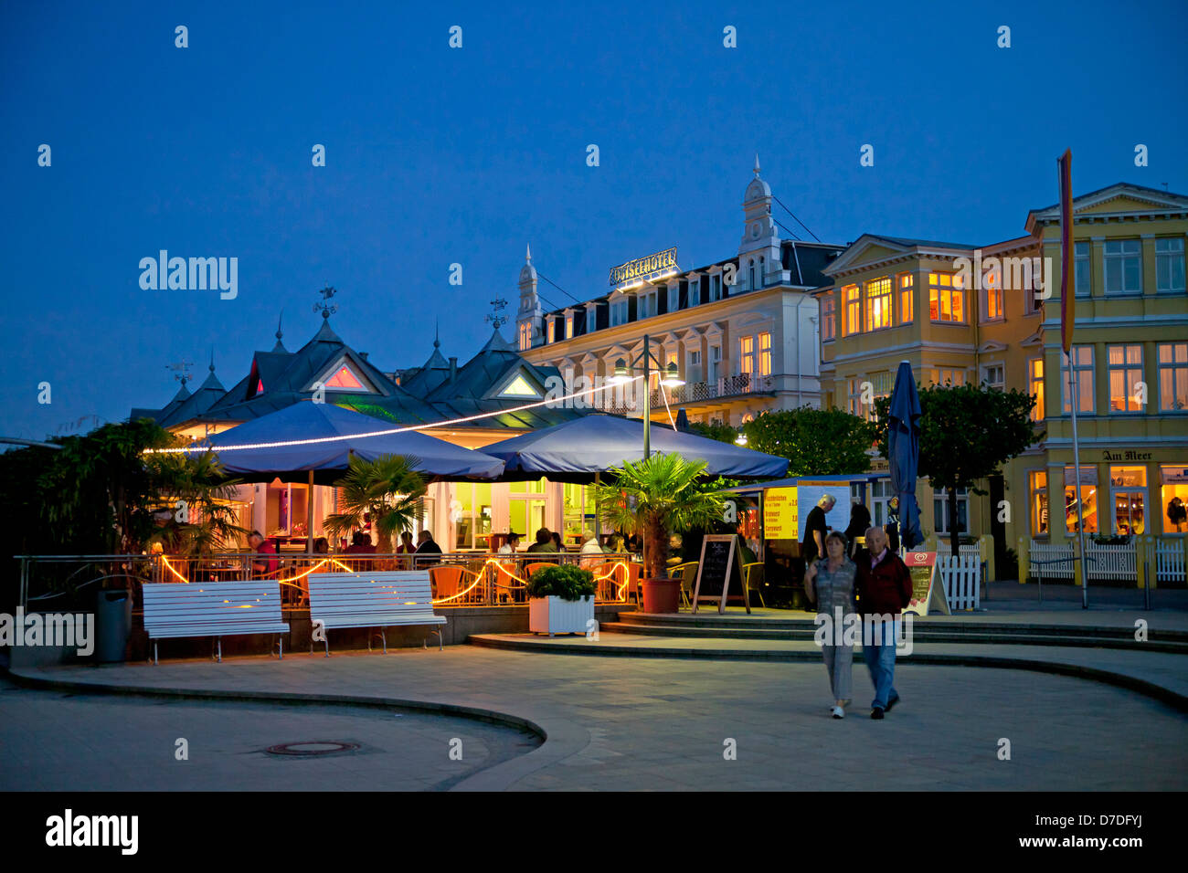Abend An Der Promenade Des Seebades Ahlbeck Stockfotos und bilder
