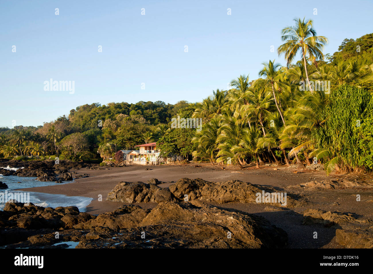 Strand und Felsen in der Nähe von Montezuma, Halbinsel Nicoya, Costa Rica, Mittelamerika Stockfoto