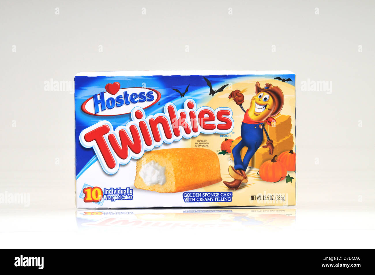 Box mit Hostess Twinkies auf weißem Hintergrund Ausschnitt. Stockfoto