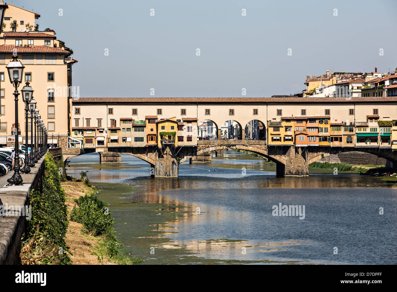 Ponte Vecchio Brücke, Florenz über den Fluss Arno Stockfoto