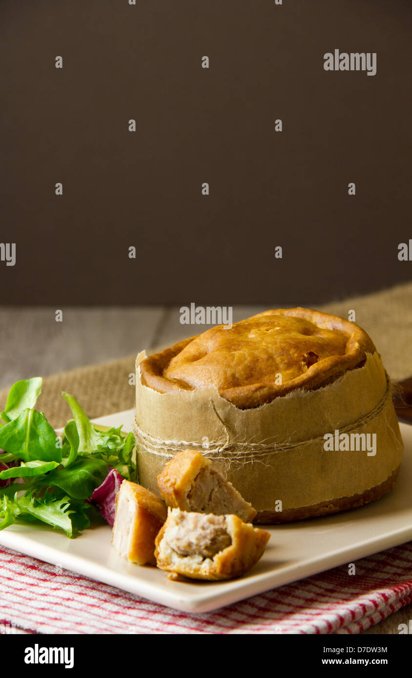 Melton Mowbray Schweinefleischpasteten vertikale Stockfoto