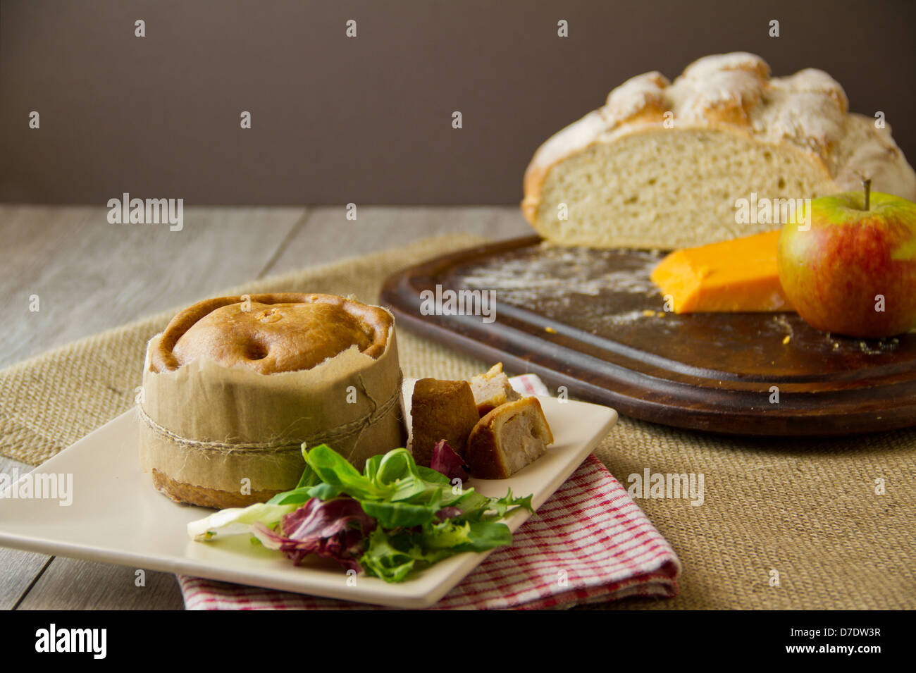 Melton Mowbray Pork Pie Pflüger Mittagessen Stockfoto