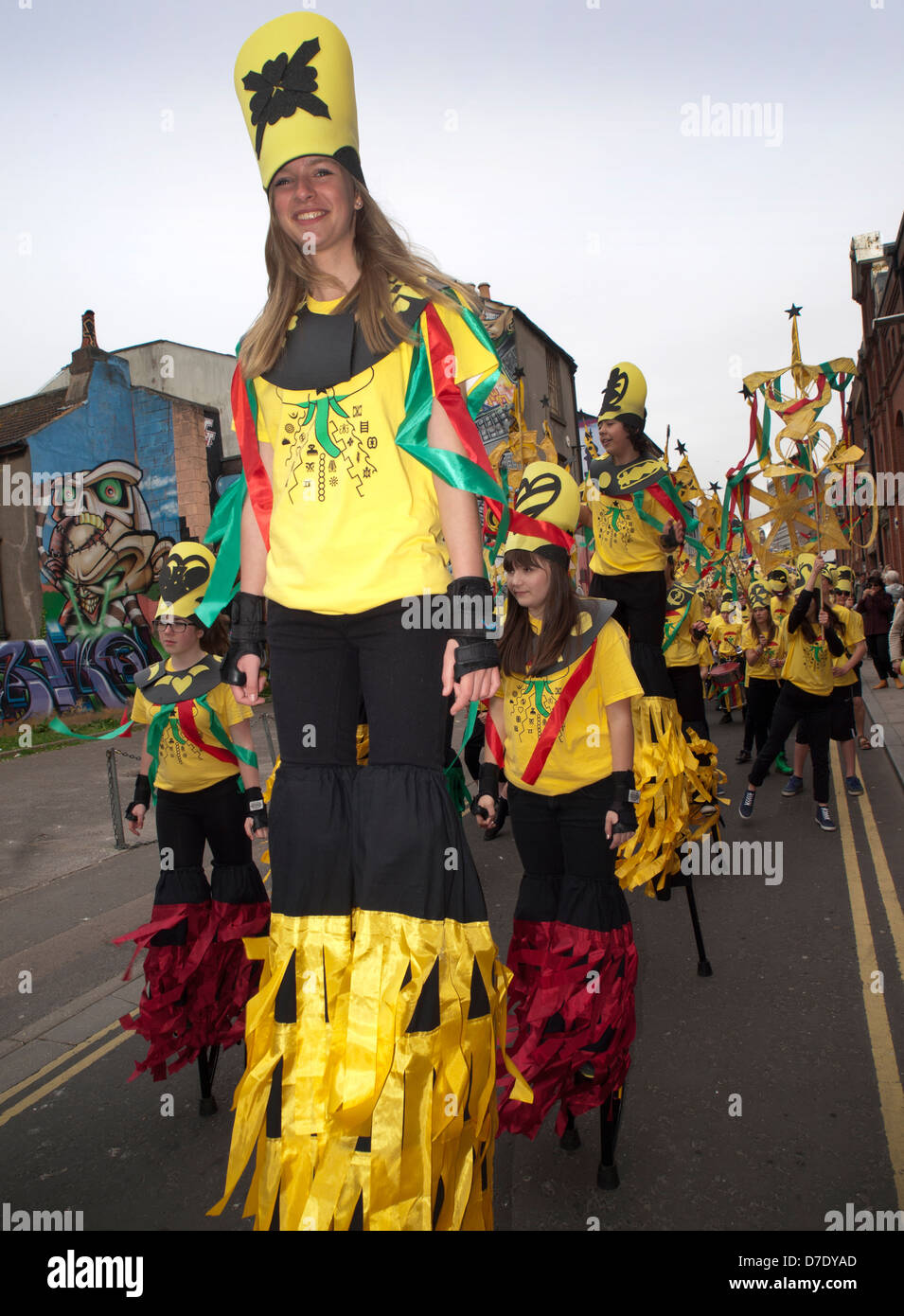 Die Parade, die Auftaktveranstaltung für das Brighton Festival Stockfoto