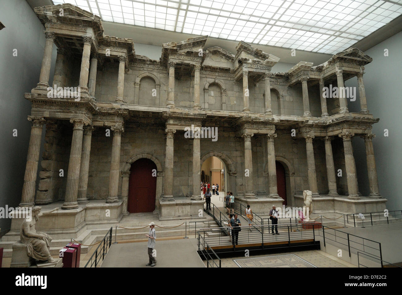 Tor von Miletus Wiederaufbau Pergamon Museum Berlin Deutschland. Stockfoto