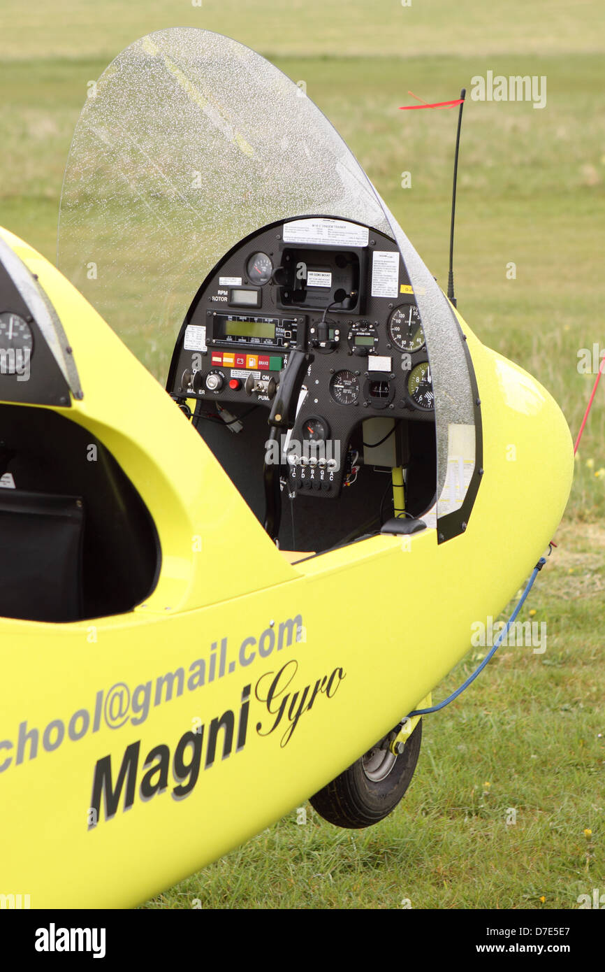 Cockpit of gyrocopter Fotos und Bildmaterial in hoher Auflösung Alamy