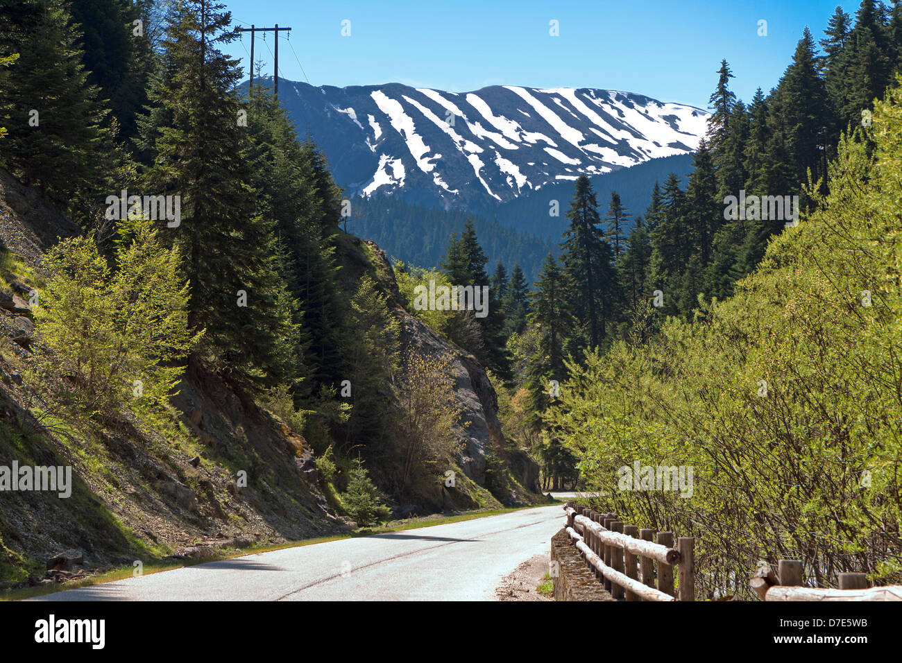 Malerische Aussicht auf Tzoumerka Berge bei Krania Bereich von Epirus in Griechenland Stockfoto
