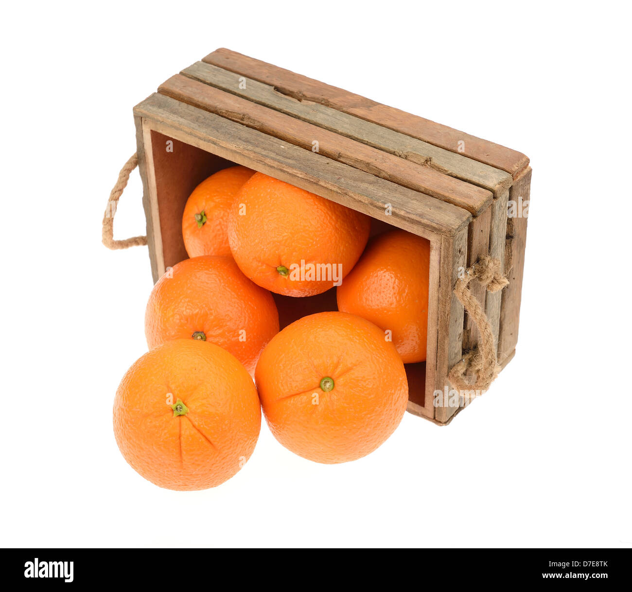 Frische Orangen in Holzkiste Stockfoto