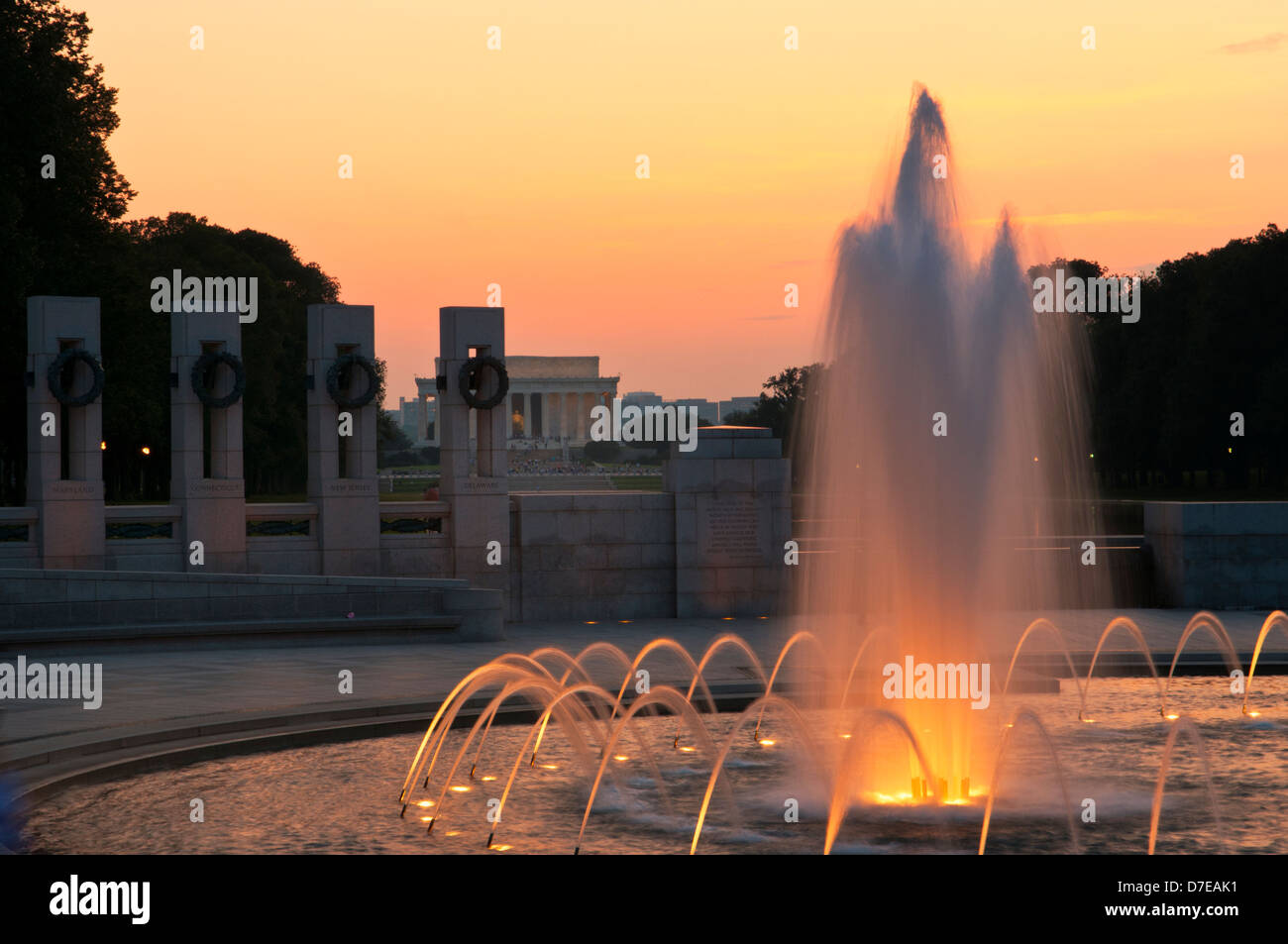 World War II Memorial bei Sonnenuntergang in Washington, D.C. Stockfoto