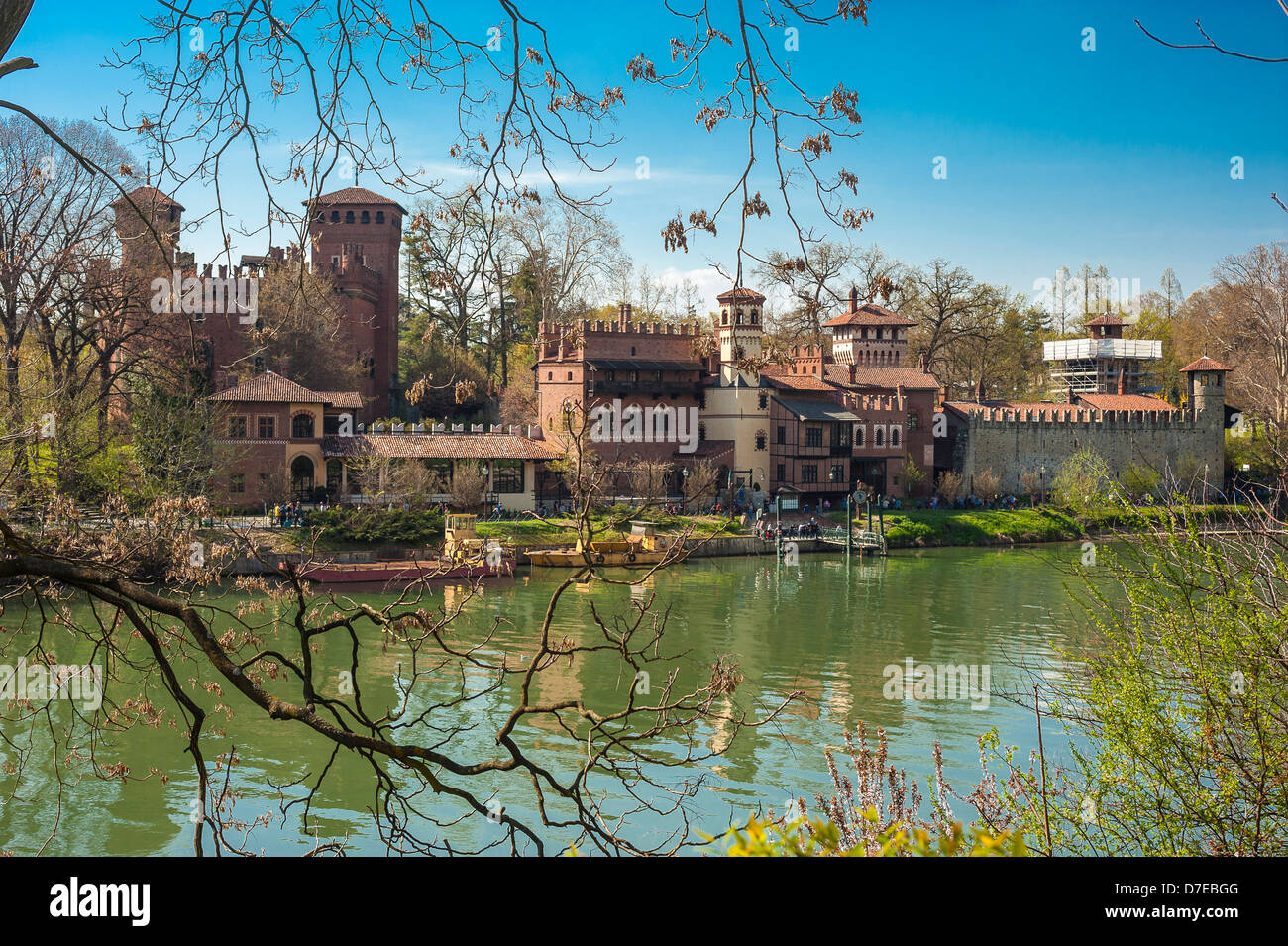 Europa Itay Piemont Turin Rekonstruktion des mittelalterlichen Dorfes mit Blick auf den Fluss Po Stockfoto