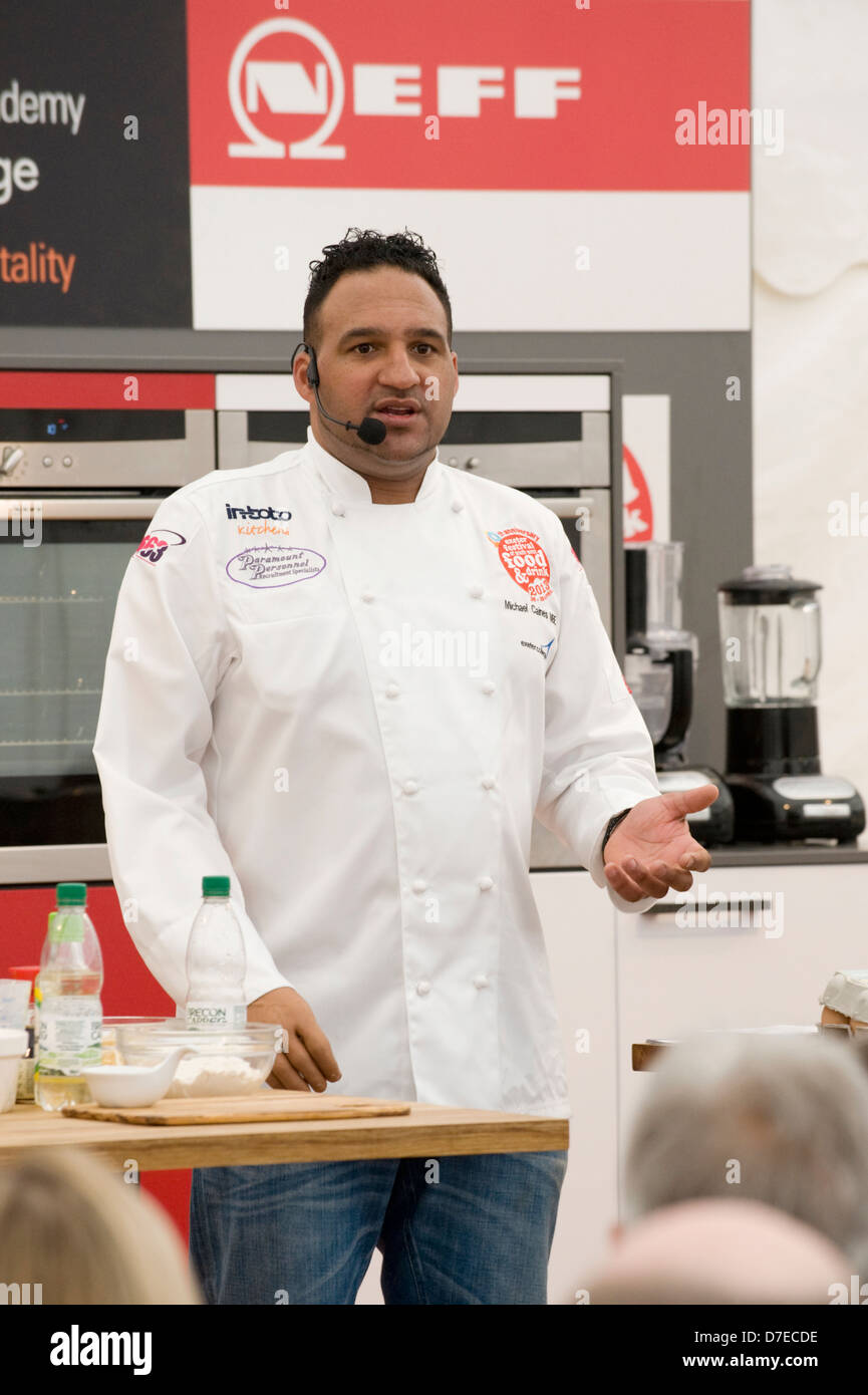 Celebrity Chef Michael Caines MBE sprechen auf der Bühne Exeter Festival von South West Food & trinken Stockfoto